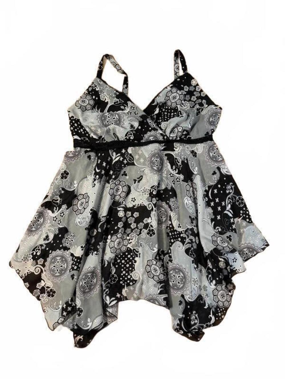 Y2K Fashion Bug Black White Paisley Print Babydoll Blouse Asymmetrical Hem XL/16